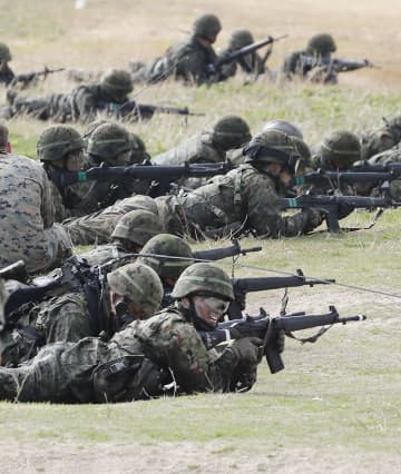 沖縄で陸自と米軍が実動訓練 中国にらみ連携誇示　画像１