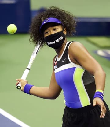 大坂、マスクに被害女性の名 全米テニスでも差別に抗議　画像１