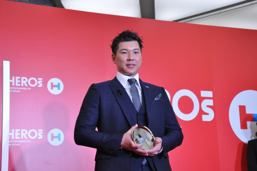 「ＨＥＲＯｓ　ＡＷＡＲＤ　２０２０」授賞式に出席した炭谷銀仁朗プロ野球選手会長