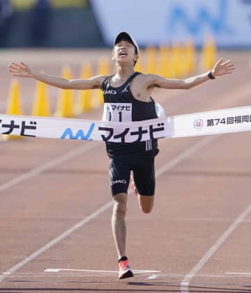 福岡国際、吉田祐也が初優勝 23歳、2度目のマラソン　画像１
