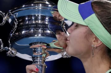 女子テニス、ケニンが年間MVP 全豪オープンで四大大会初制覇　画像１