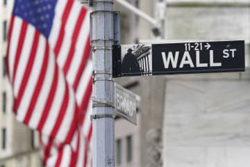 NY株反落、124ドル安 経済対策の協議に警戒感　画像１