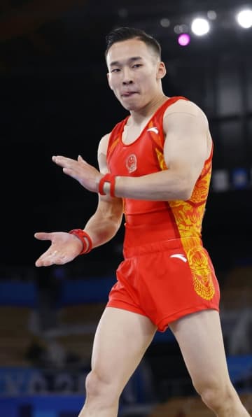 中国選手「あいさつせずに減点」 肖若騰の鉄棒　画像１