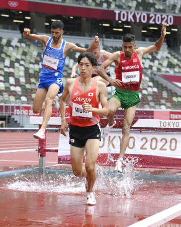 三浦が日本新で3千m障害決勝へ 陸上・30日　画像１