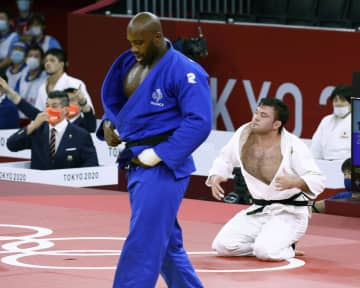 柔道の混合団体は銀メダル 決勝でフランスに敗れる　画像１
