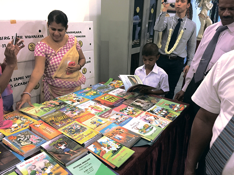 2007年から始まった『キリンスリランカフレンドシッププロジェクト』の一環として、紅茶農園のある地区の小学校に図書を寄贈している。これまで、200校以上に各校100冊程度の図書と本棚を寄贈している。 