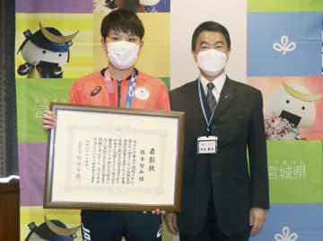 張本「シングルスでメダルを」 宮城県の特別表彰で決意　画像１