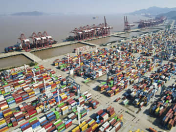 中国11月の貿易額26％増 輸出勢い鈍るも輸入伸長　画像１