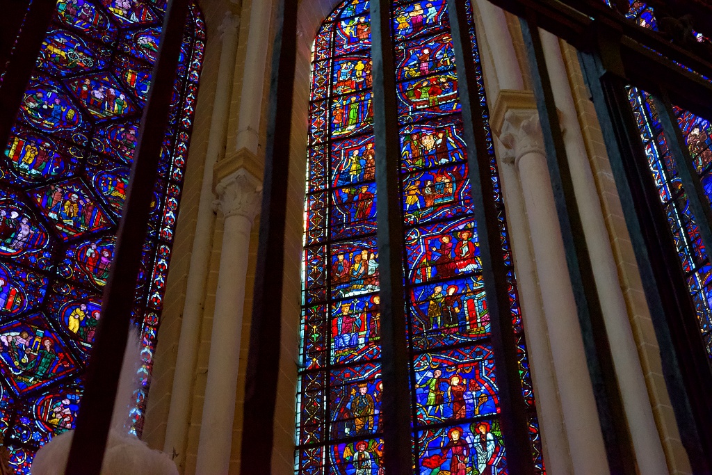 【フランス歴史遺産探索6】美しいステンドグラスに魅了される「シャルトル大聖堂」　画像６