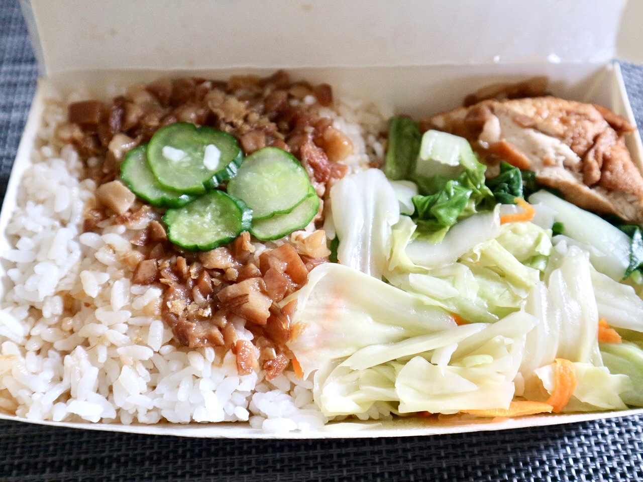 【台湾現地ルポ】魯肉飯と豚足の人気店でお弁当をテイクアウト！台北「魯肉腳」　画像８