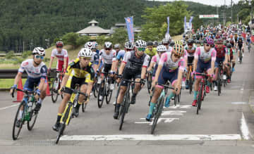 自転車の国際大会が開幕、和歌山 3年ぶり「ツール・ド・熊野」　画像１