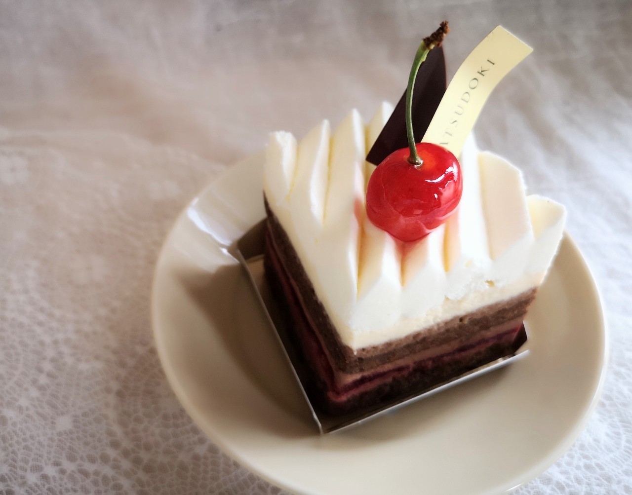 【シャトレーゼ YATSUDOKI】期間限定「さくらんぼフェスタ」を実食レビュー！クリーム系ケーキの味は？　画像８