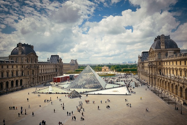 エッフェル塔やルーブル美術館に長蛇の列！観光客が戻りつつあるパリの今　画像２