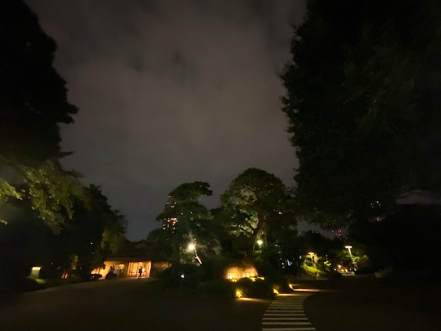 バイデン大統領をもてなした「壺中庵」の前庭でお月見できる！八芳園「MOON BAR」で月を待つ【編集部ブログ】　画像３