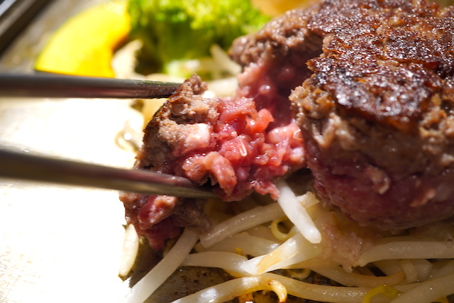 【神戸・三宮にオープン】牛脂たっぷりの赤富士みたいなハンバーグのお味は？「ハンバーグと牛タンとお米 神戸赤ふじ」　画像１２