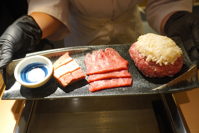 【神戸・三宮にオープン】牛脂たっぷりの赤富士みたいなハンバーグのお味は？「ハンバーグと牛タンとお米 神戸赤ふじ」　画像９