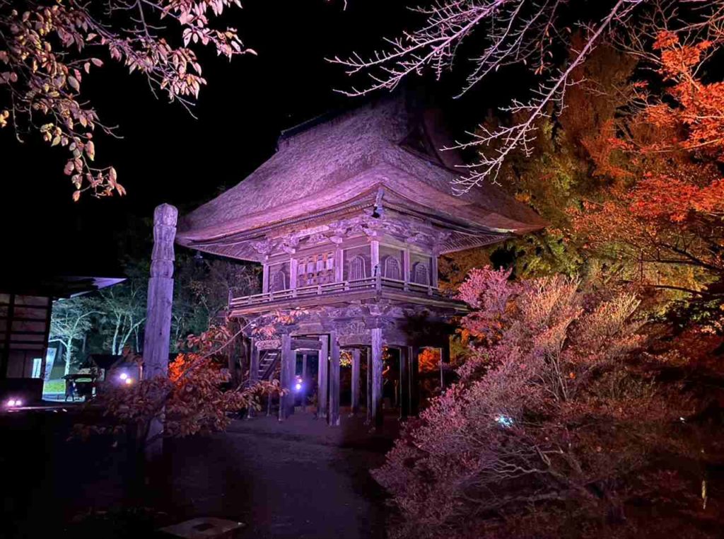 3年ぶりに開催！長野県最古の曹洞宗寺院・霊松寺で紅葉ライトアップ　画像１