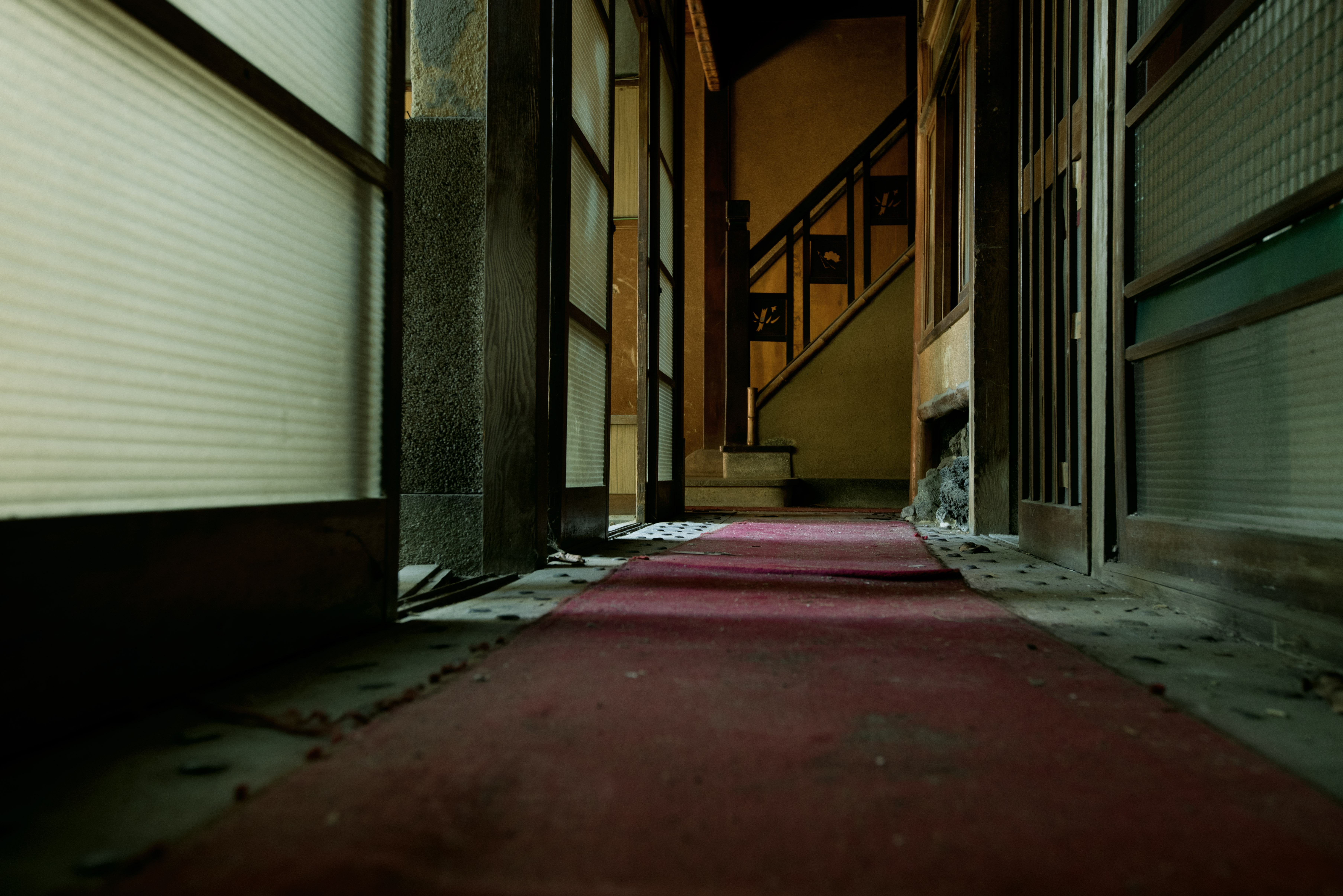 満すみとして使われていた建物の内部。Photo By Retsu Motoyoshi