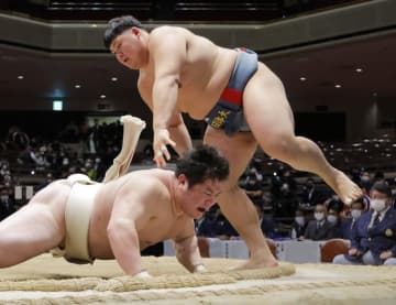 日体大の中村が2連覇 全日本相撲、アマ横綱に
