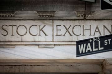 NY株反落、365ドル安 米経済の先行き懸念
