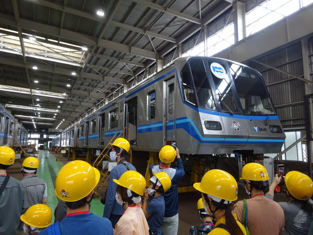１等：「横浜市営地下鉄 車両基地見学ツアー」×５組10名様 令和５年３月下旬実施予定