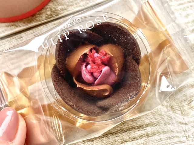 【バレンタイン2023新作実食】「TOKYOチューリップローズ」のショコラバージョンは濃厚クリームとカシスの甘酸っぱさが融合　画像４