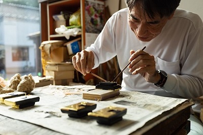 滋賀ならではの「シガリズム体験」を紹介　金箔押し、コースター手作り、古民家で豆腐づくり　画像１