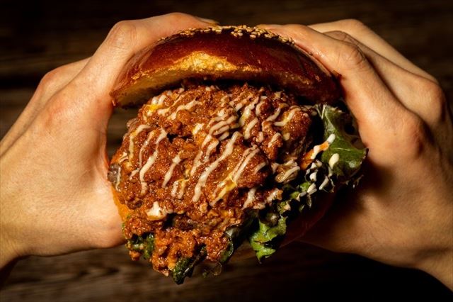 累計13万食以上販売 「3000日かけて完成した極上ハンバーガー」が大阪・本町靭公園店にオープン　画像４