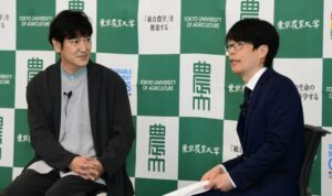 ココリコ・田中直樹さん（左）、中川至純東京農業大学教授