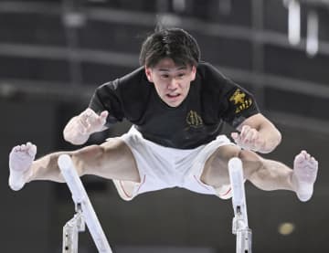 橋本大輝「ミスなく3連覇を」 体操NHK杯、20日開幕　画像１
