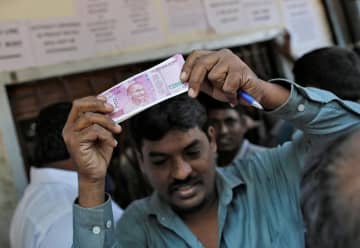インド、高額紙幣の流通停止へ 2千ルピー札、預金や交換推奨　画像１
