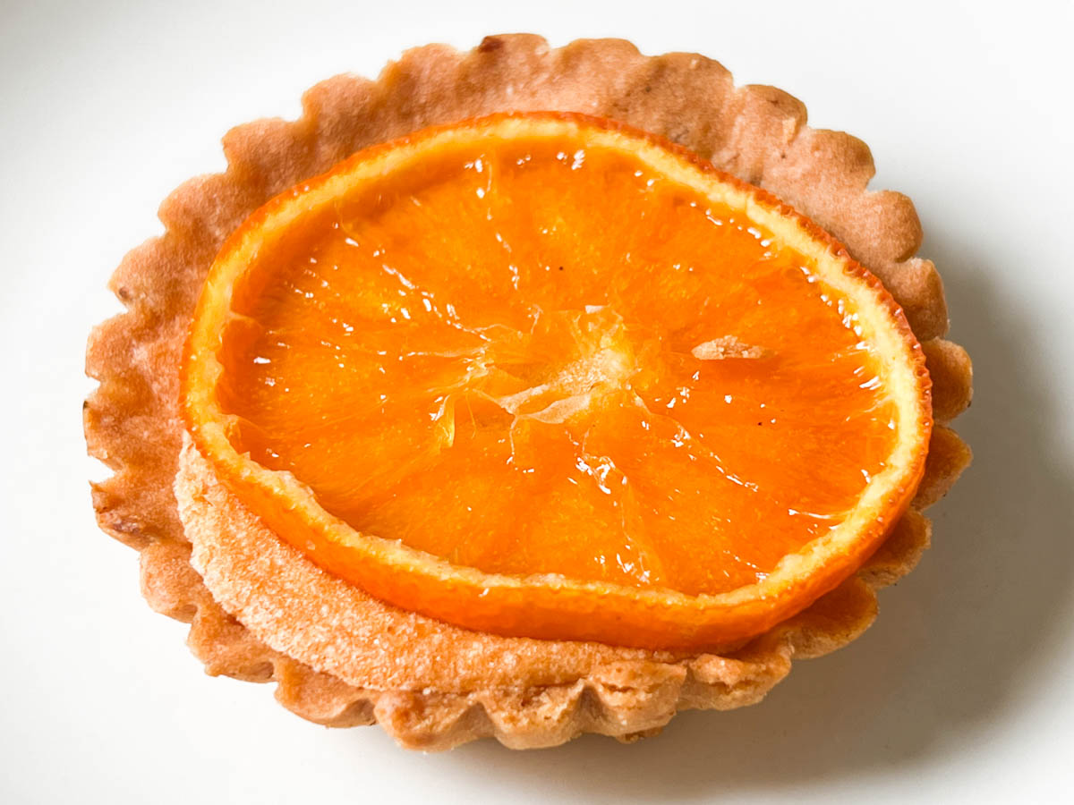 【今買うべきおすすめお土産】愛媛の高級柑橘を贅沢に使った「紅まどんなタルト」　画像６