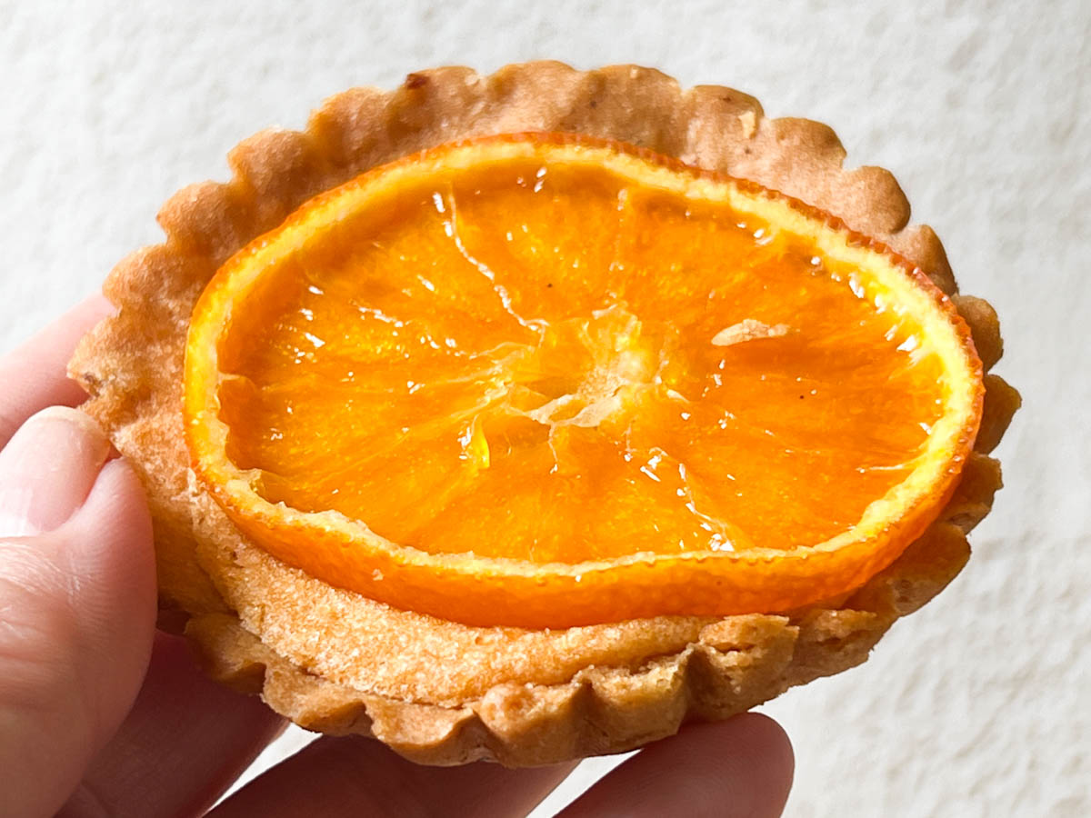 【今買うべきおすすめお土産】愛媛の高級柑橘を贅沢に使った「紅まどんなタルト」　画像８