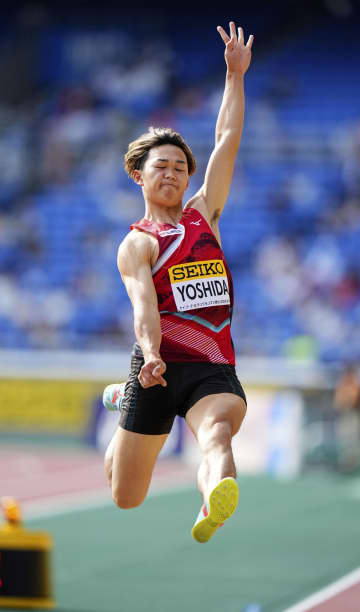 男子走り幅跳び、吉田弘道が優勝 セイコー・グランプリ陸上　画像１
