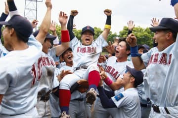 近大、2季ぶり49度目V 関西学生野球春季リーグ　画像１