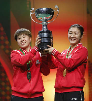 中国勢が男女ダブルス優勝 世界卓球第8日　画像１