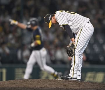 阪神・湯浅が再調整で登録抹消 前日オリ戦で2本塁打浴びる　画像１