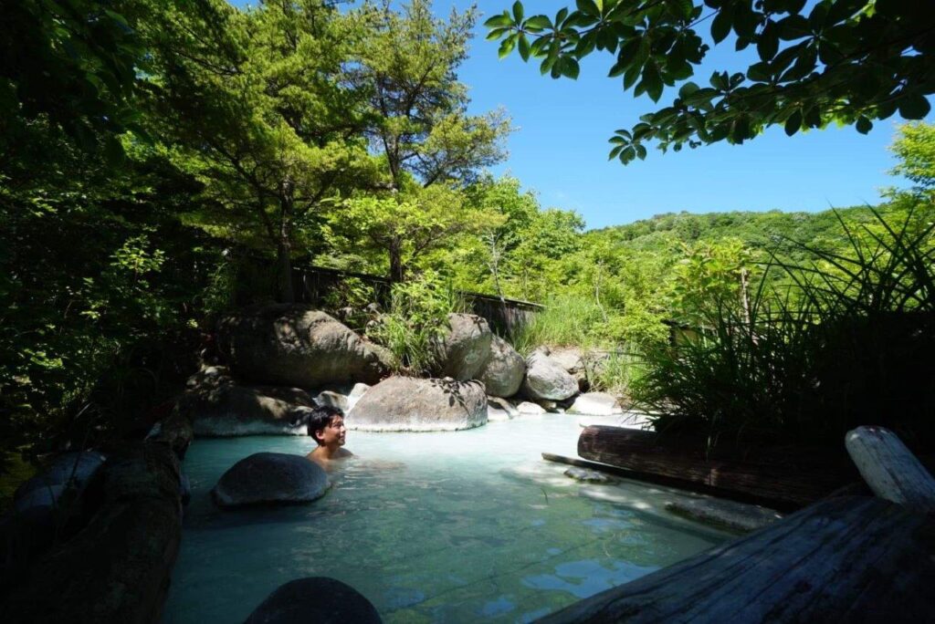 山と空とお湯の色彩が美しい! 福島の山あいで源泉掛け流しを堪能 「高湯温泉 吾妻屋」 【コラム:おんせん! オンセン! 温泉!】 画像8