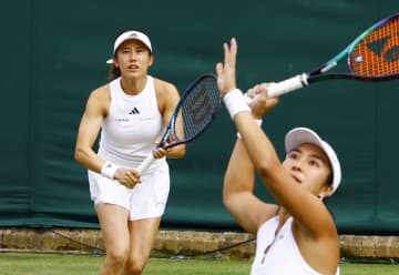 女子ダブルスの加藤組3回戦へ テニスのウィンブルドン第6日　画像１