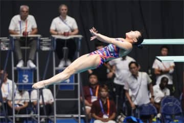 飛び込み三上紗也可がパリ五輪へ 水泳、2人目の日本代表に　画像１
