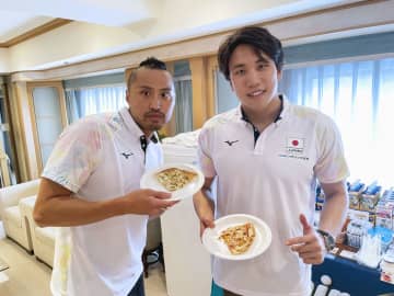 世界水泳、ピザが団結に一役 競泳日本「心にも栄養を」　画像１