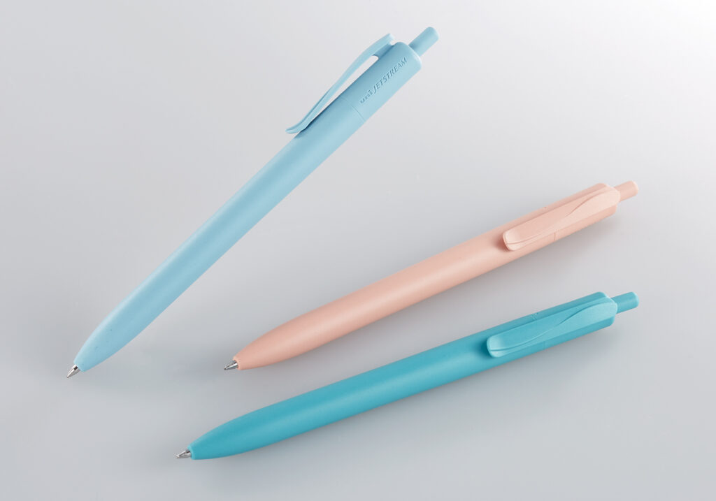 新開発ポストコンシューマープラスチックでできたボールペン 『ジェットストリーム 海洋プラスチック』