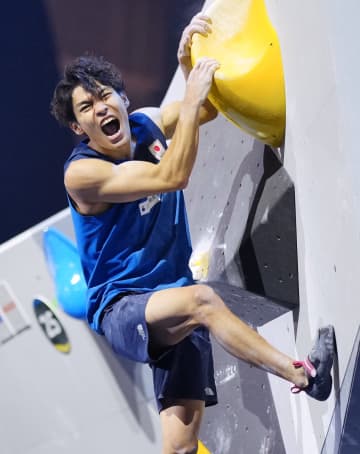 楢崎智亜、銅で五輪代表決定 世界クライミング最終日　画像１
