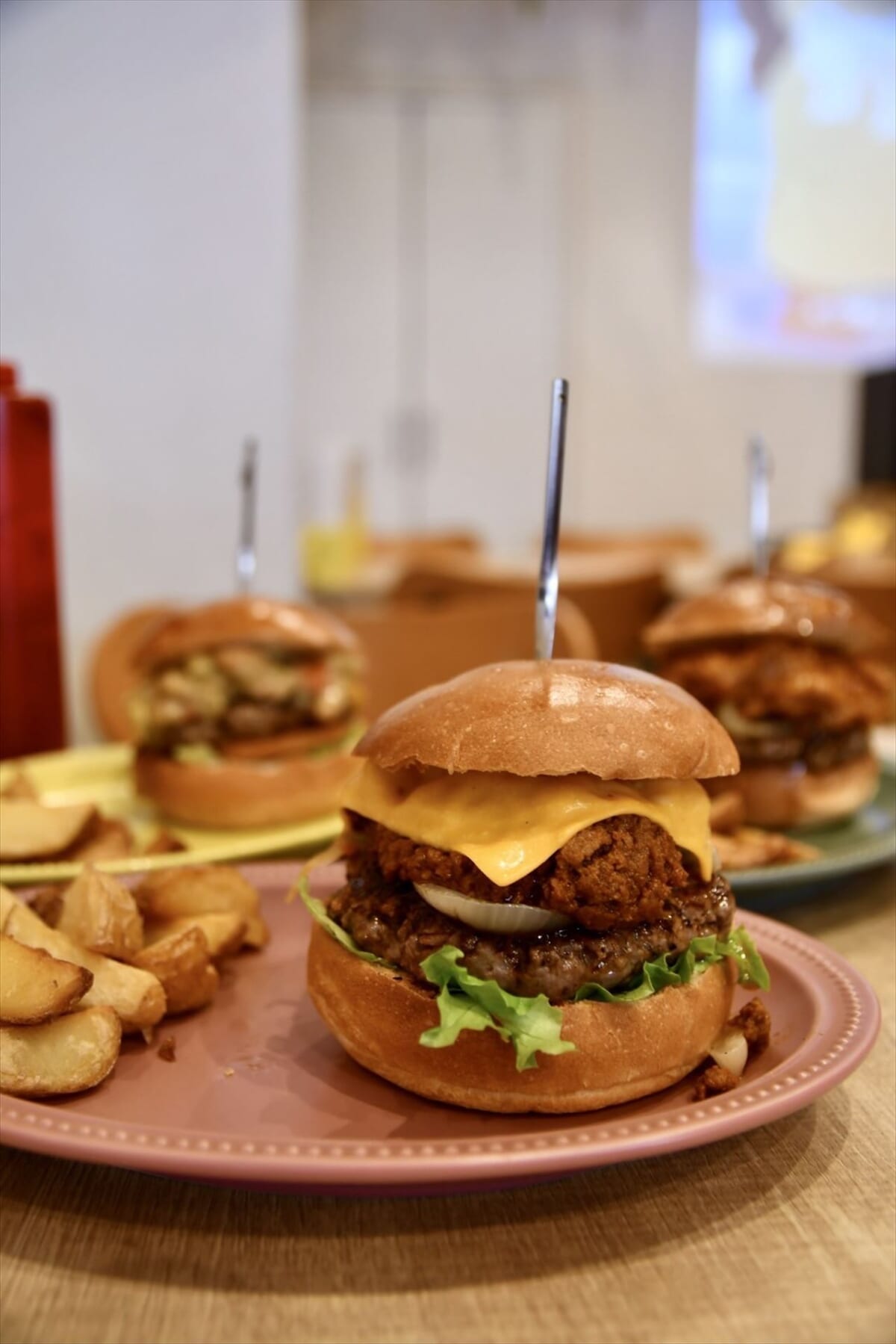 期間限定！暑い夏に食べたい辛口カレーのハンバーガー3種が登場｜台東区・クラフトバーガーアンドグリルジロー　画像４