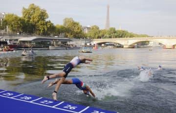 セーヌ川の水質に課題 パリ五輪テスト大会が終了　画像１