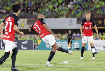 浦和、1―0で湘南下す J1、カンテ3戦連続得点　画像１