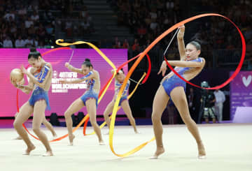 日本はリボン・ボール6位 世界新体操最終日　画像１