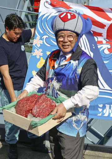 クジラ高級部位、1キロ30万円 東京・豊洲市場で生肉取引　画像１