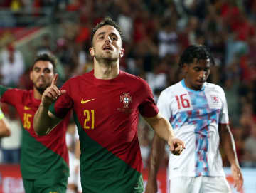 ポルトガル、9ゴールで大勝 サッカー欧州選手権予選　画像１