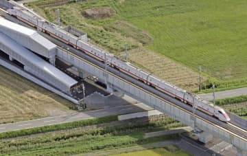 金沢―敦賀間、試験列車初走行 北陸新幹線、来年3月延伸開業　画像１